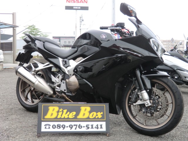 Vfr800f Tcs Abs ｅｔｃ他豪華標準装備 ホンダ 愛媛県 Bike Box 中古バイク詳細 中古バイク探しはmjbikeで