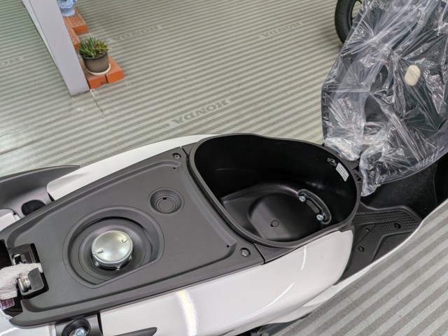 z_Dio110 LiteiQRsj摜18