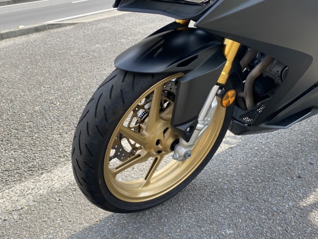 z_CBR250RRiQRsj摜18