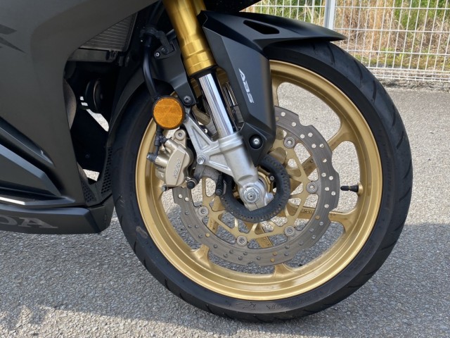 z_CBR250RRiQRsj摜16