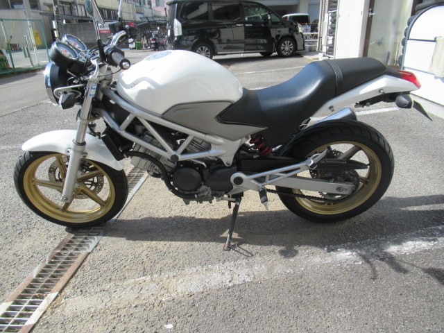 z_VTR250iQRsj摜3