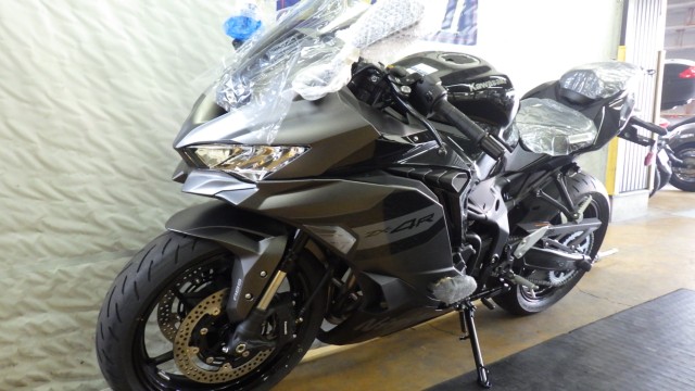 �J���T�LNinja ZX-4R SE�i���Q�����R�s�j�摜13