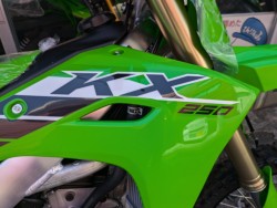 JTLKX250iQFasj摜10