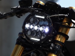 BMWBMWER nineTiQRsj摜16